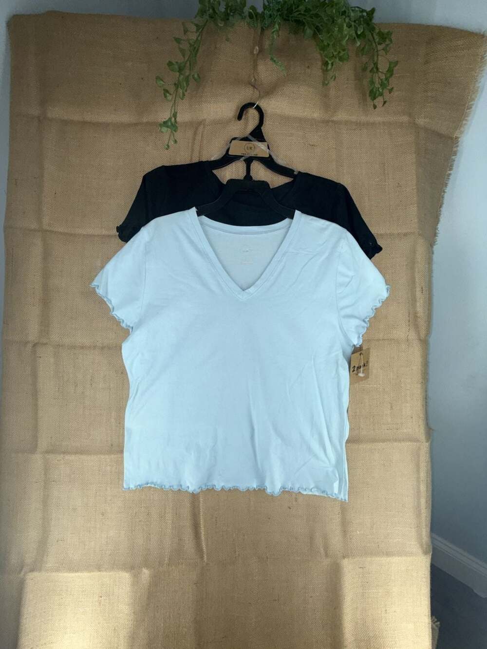 Urban Rebel 2-Pack V-Neck Lettuce Edge T-Shirts Size 2X
